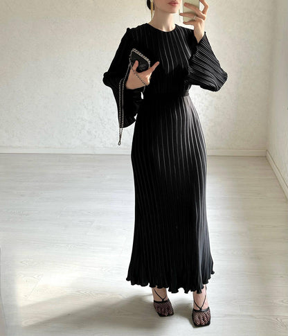 Elegant Pleated Maxi Dress with Flared Sleeves